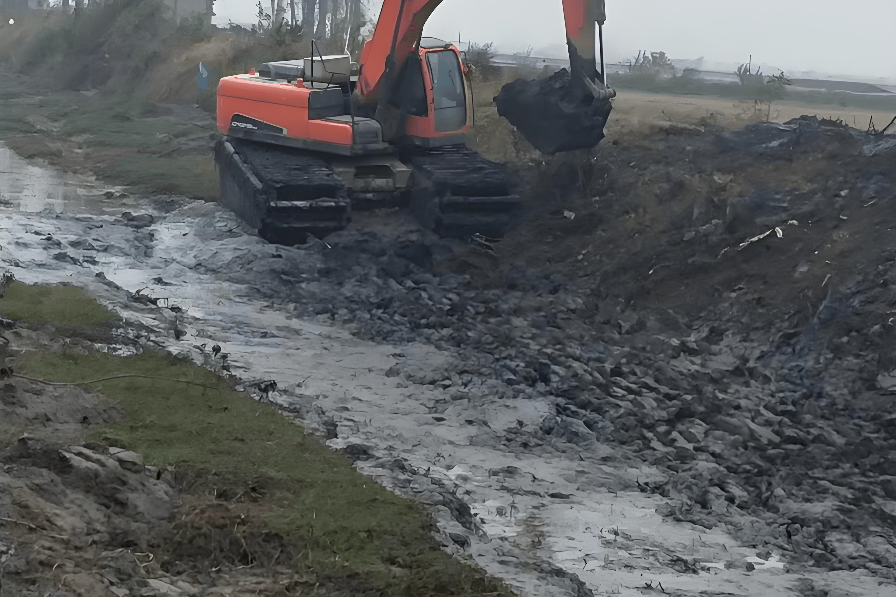 廣東湛江挖機清淤施工隊-挖機清淤能在水下作業嗎??