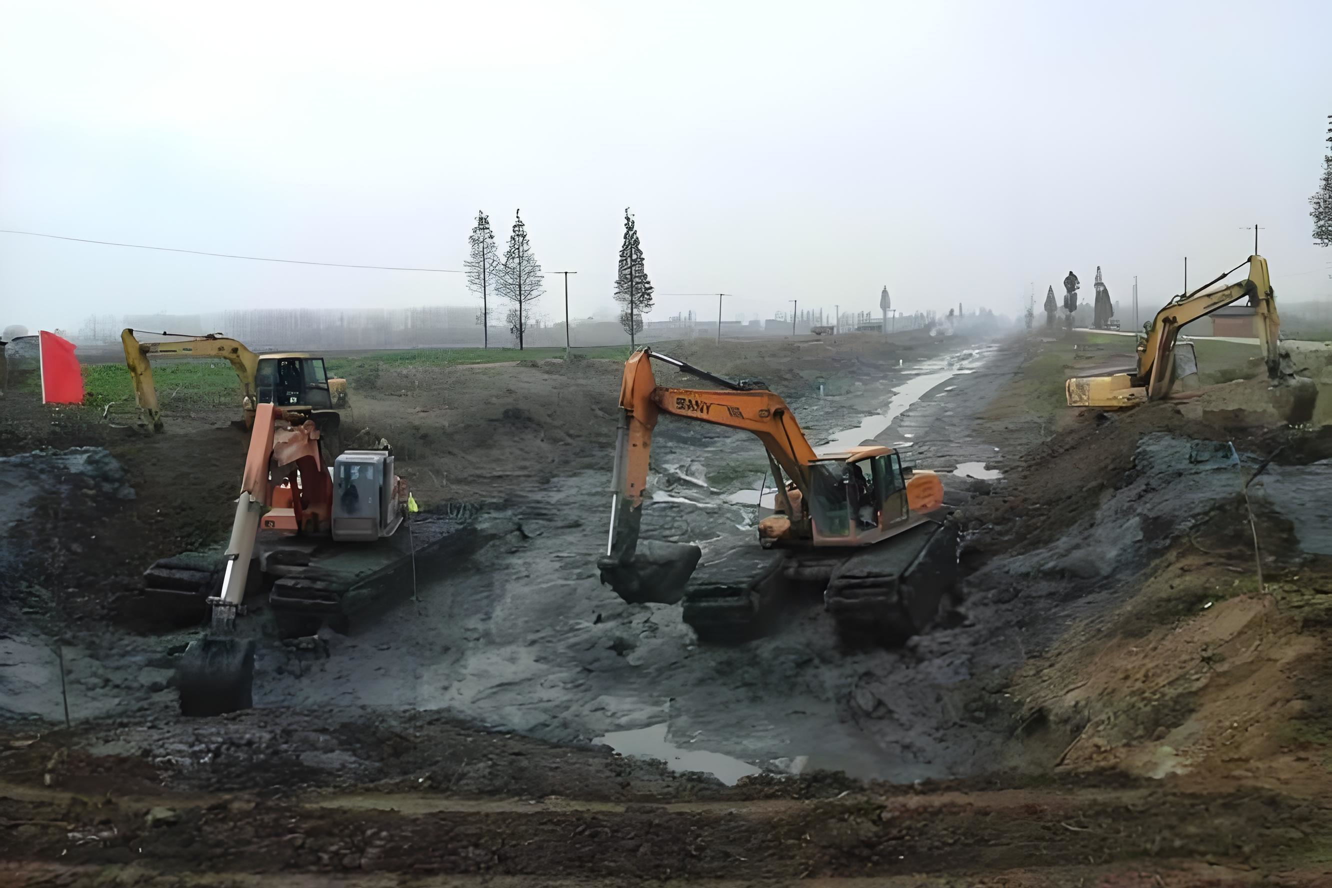 浙江溫州挖機清淤施工隊 - 沼澤地清淤可否用長臂挖機替代人工?